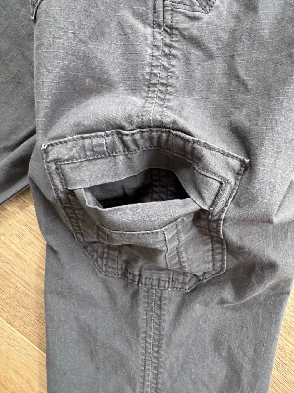 Eddie Bauer Slightly Curvy Cropped Cargo Pants Women’s 2 Gray Roll Tab Hiking - Picture 15 of 15
